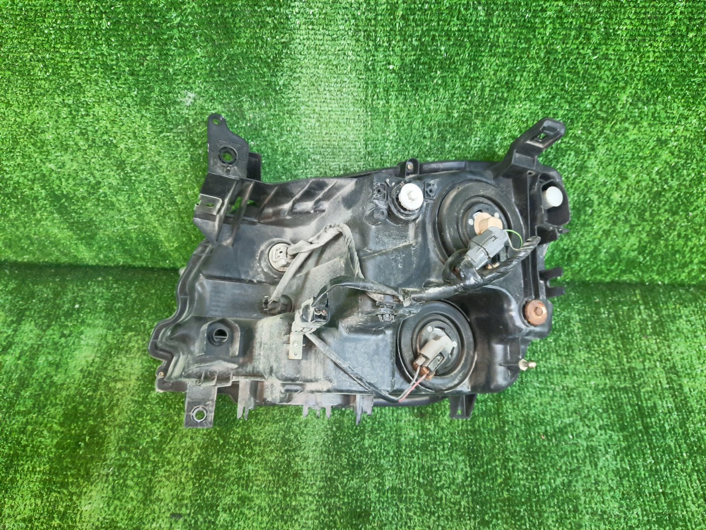 Фара правая передняя MITSUBISHI DION CR9W 2 ракурс