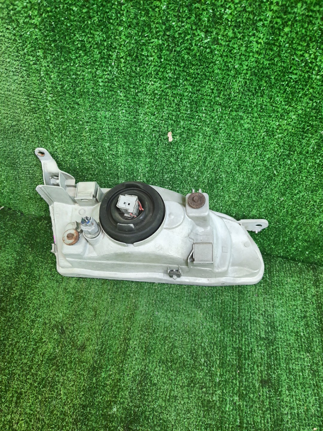 Фара левая передняя TOYOTA SPRINTER AE111, AE114, AE110, EE111, CE110, CE114 3 ракурс