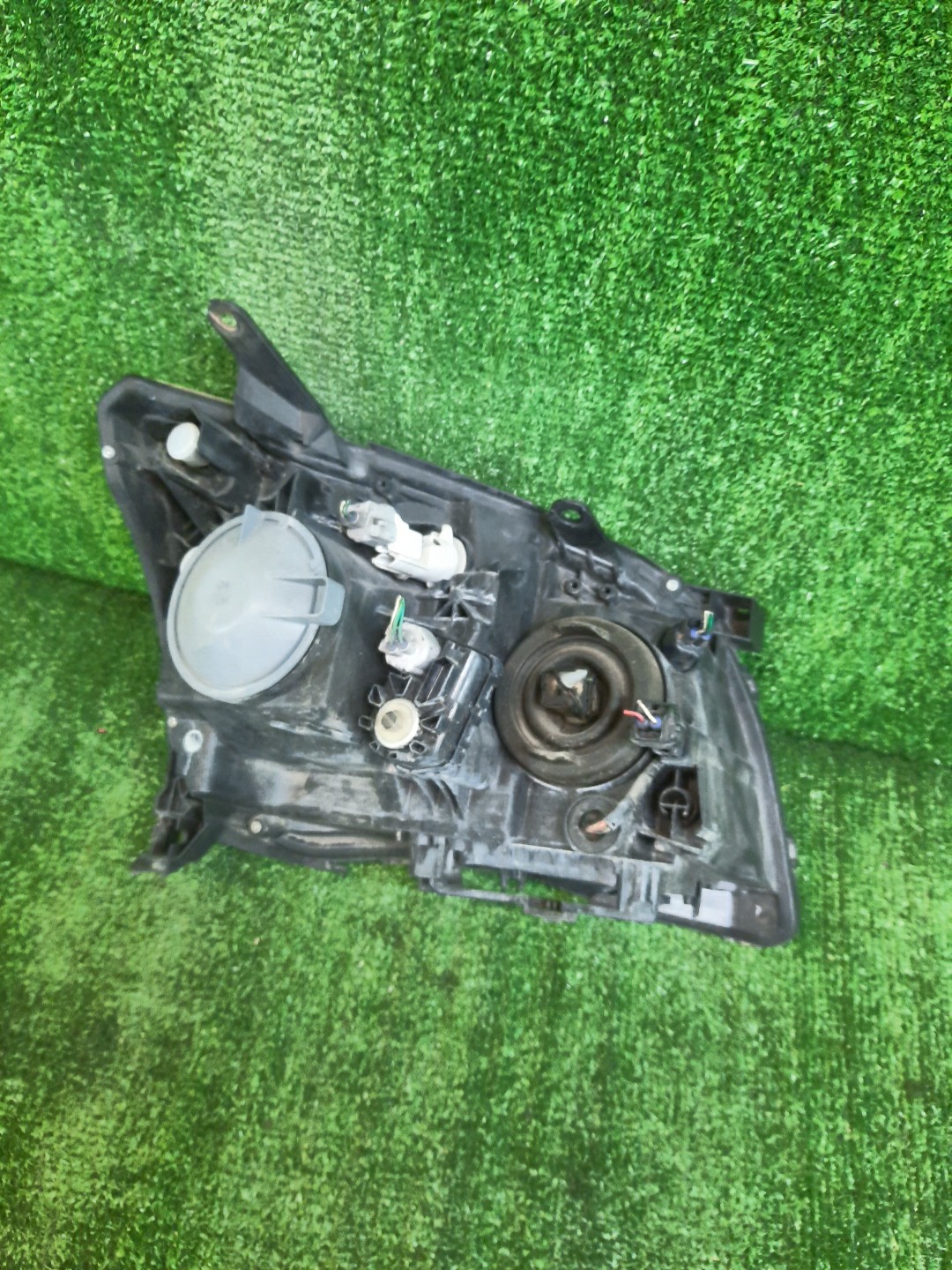 Фара левая передняя TOYOTA AVENSIS ZZT251, AZT250, AZT255, AZT251 4 ракурс