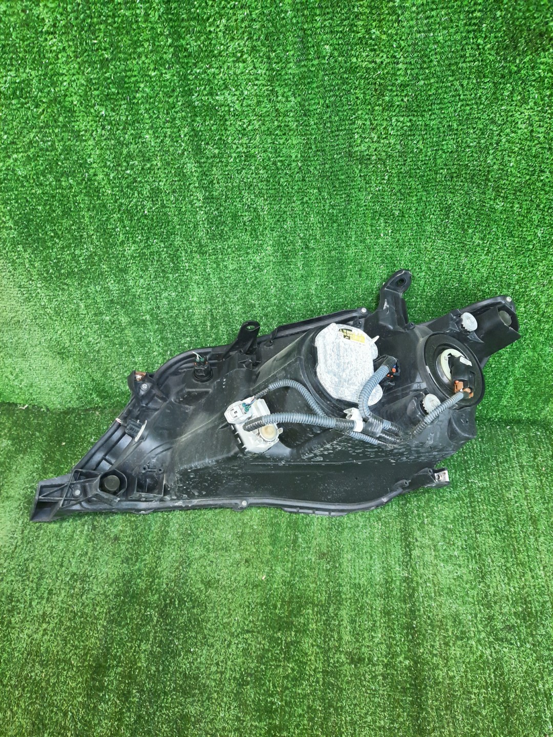 Фара правая передняя TOYOTA COROLLA FIELDER, COROLLA  AXIO ZRE162G, NZE164G, NZE161G, NKE165G, NRE161G, NZE161, NZE164, NRE161, NKE165, ZRE162, NRE160 2 ракурс