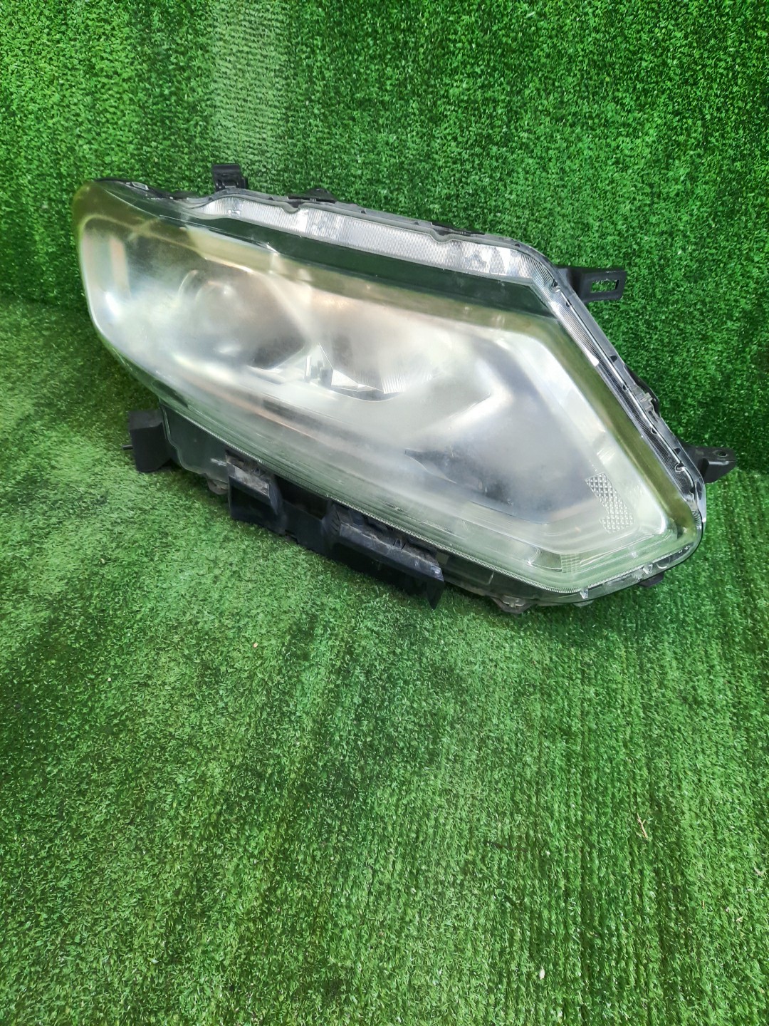 Фара правая передняя NISSAN X-TRAIL HT32, T32, HNT32, NT32 1 ракурс