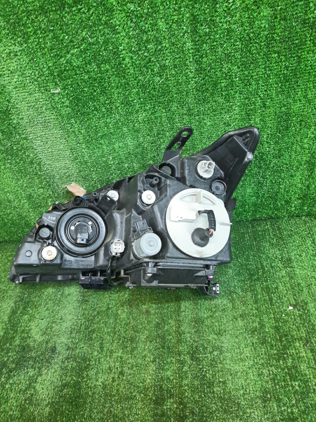 Фара правая передняя TOYOTA HARRIER GSU36W, MCU35W, ACU30W, MCU30W, MCU36W, GSU30W, MCU31W, GSU31W, GSU35W, ACU35W, MHU38W 5 ракурс