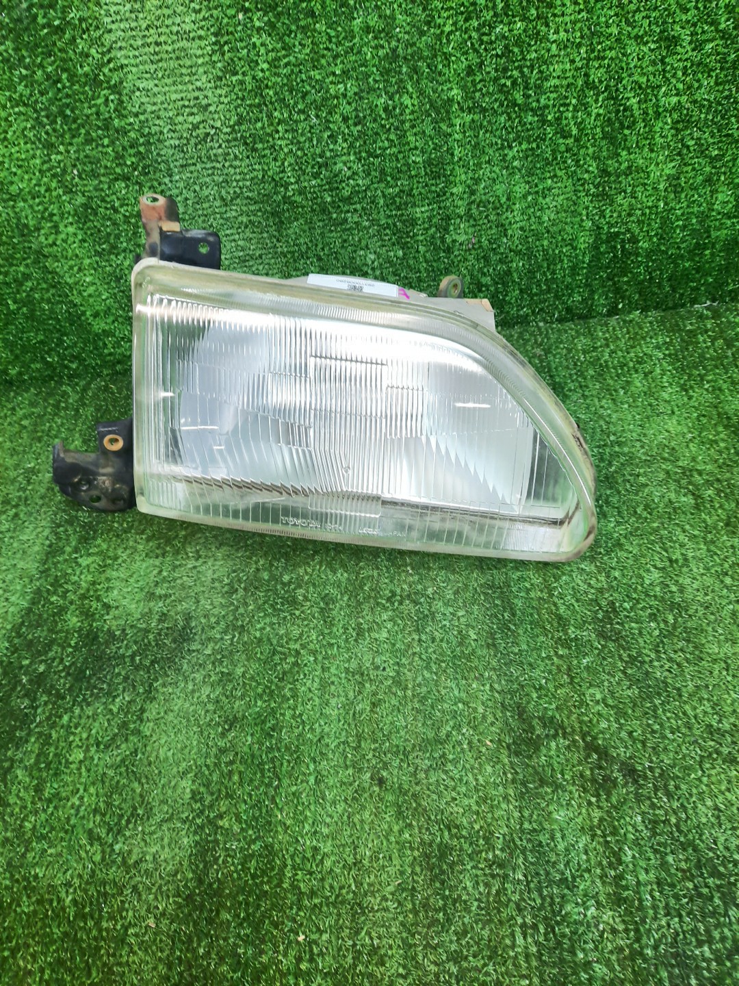Фара правая передняя TOYOTA STARLET EP82, EP85, NP80 1 ракурс