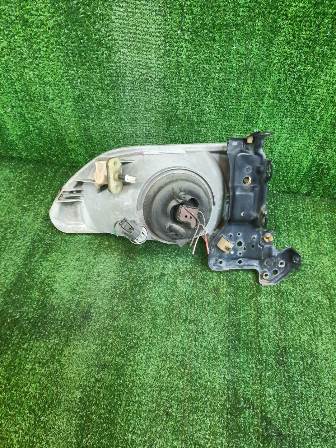Фара правая передняя TOYOTA STARLET EP82, EP85, NP80 2 ракурс