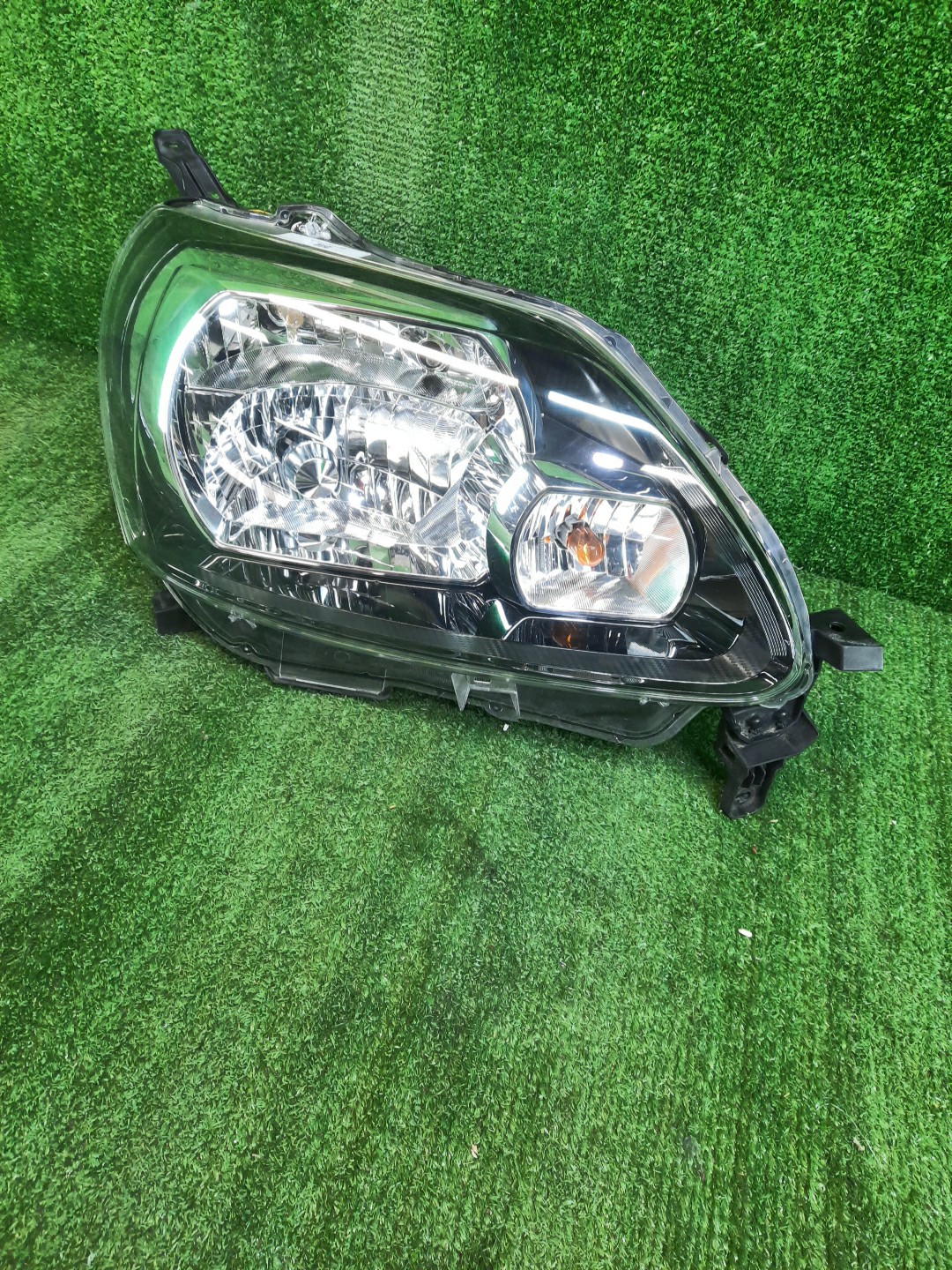 Фара правая передняя TOYOTA PORTE NCP141, NSP140, NSP141, NCP145 1 ракурс