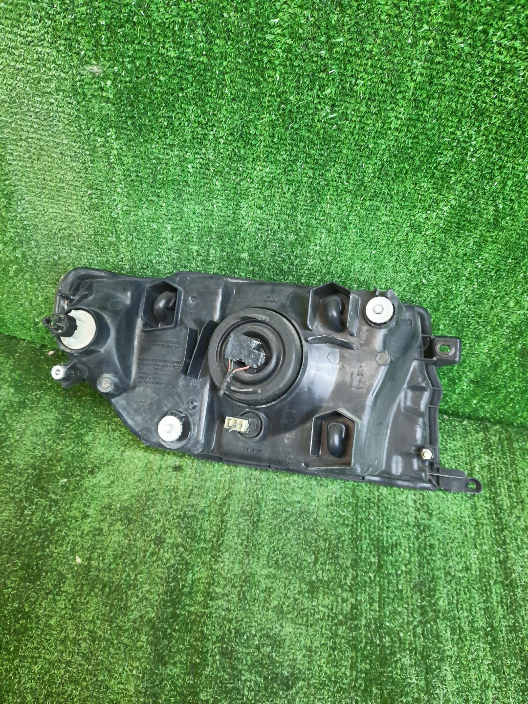 Фара левая передняя MITSUBISHI PAJERO IO H76W, H66W, H67W, H77W 2 ракурс