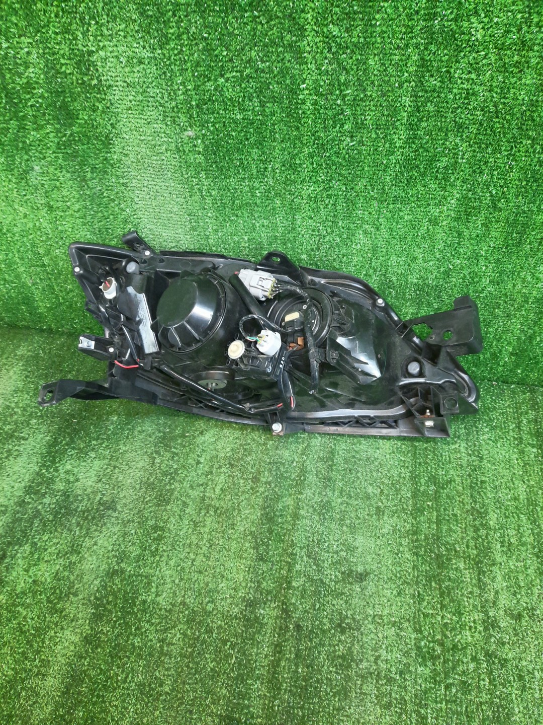 Фара левая передняя SUBARU IMPREZA GH6, GH7, GH8, GH2, GE3, GH3, GE2, GE6, GE7 3 ракурс