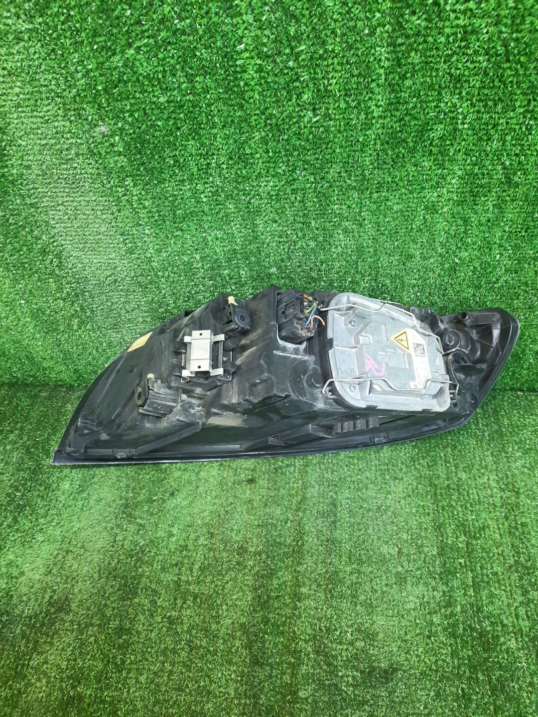 Фара правая передняя VOLVO S40, V50 MS20, MS21, MS76, MS77, MS84, MS50, MS58, MH67, MS68, MH68, MS, MS75, MS43, MS38, MS66, MW20, MW67, MW75, MW76, MW77, MW84, MJ68, MJ67, MW50, MW68, MW21, MW, MW38, MW43, MW66 4 ракурс