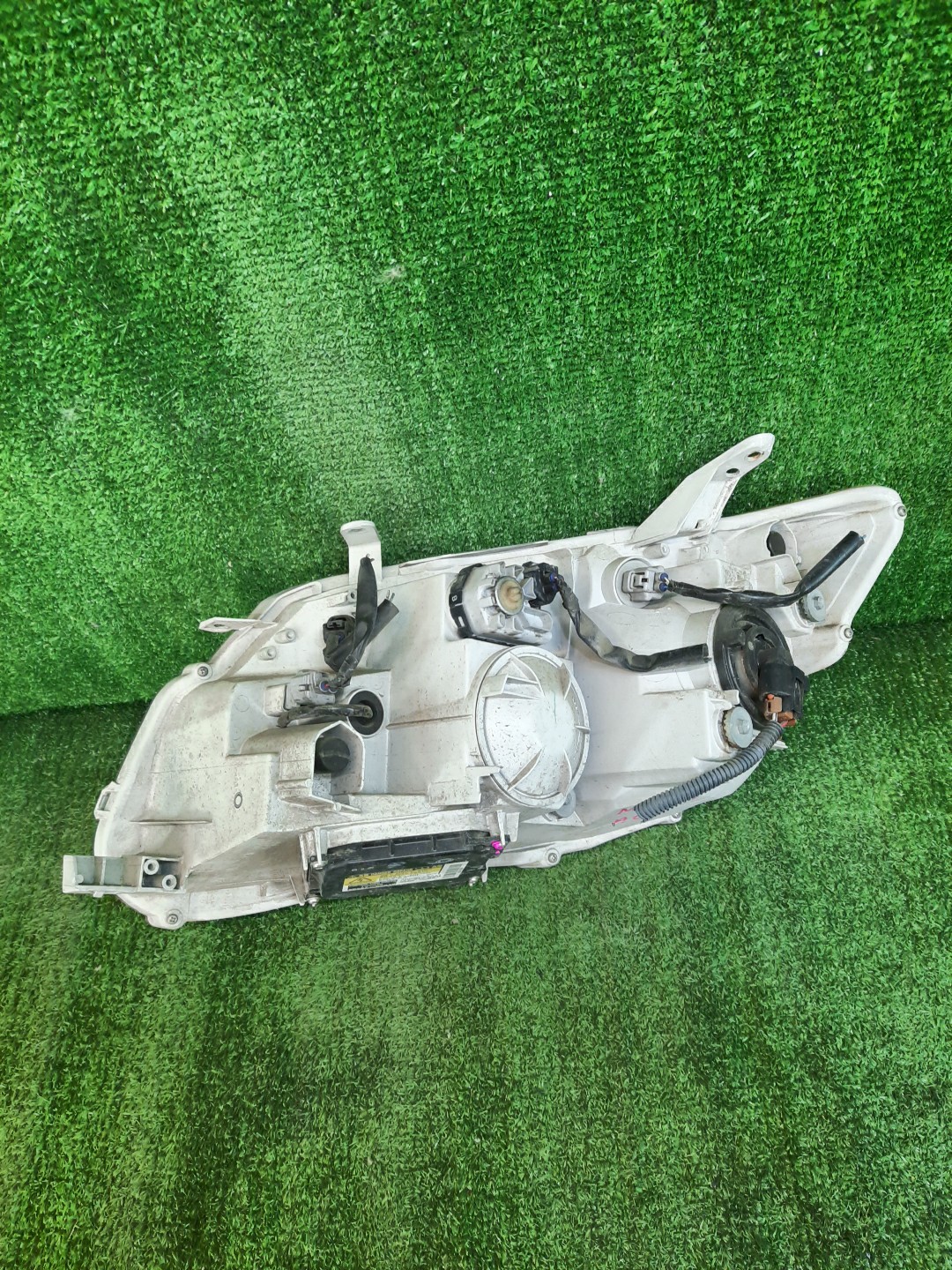 Фара правая передняя TOYOTA AXIO, COROLLA FIELDER, COROLLA  AXIO, FIELDER NZE141, NZE144, ZRE142, ZRE144, ZRE144G, ZRE142G, NZE144G, NZE141G 2 ракурс