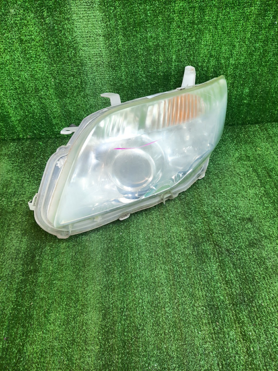 Фара левая передняя TOYOTA AXIO, COROLLA FIELDER, COROLLA  AXIO, FIELDER NZE141, NZE144, ZRE142, ZRE144, ZRE144G, ZRE142G, NZE144G, NZE141G 1 ракурс
