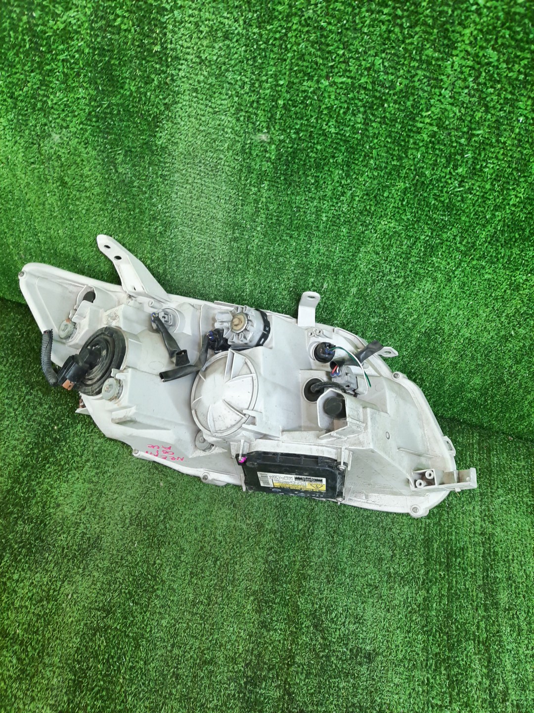 Фара левая передняя TOYOTA AXIO, COROLLA FIELDER, COROLLA  AXIO, FIELDER NZE141, NZE144, ZRE142, ZRE144, ZRE144G, ZRE142G, NZE144G, NZE141G 3 ракурс