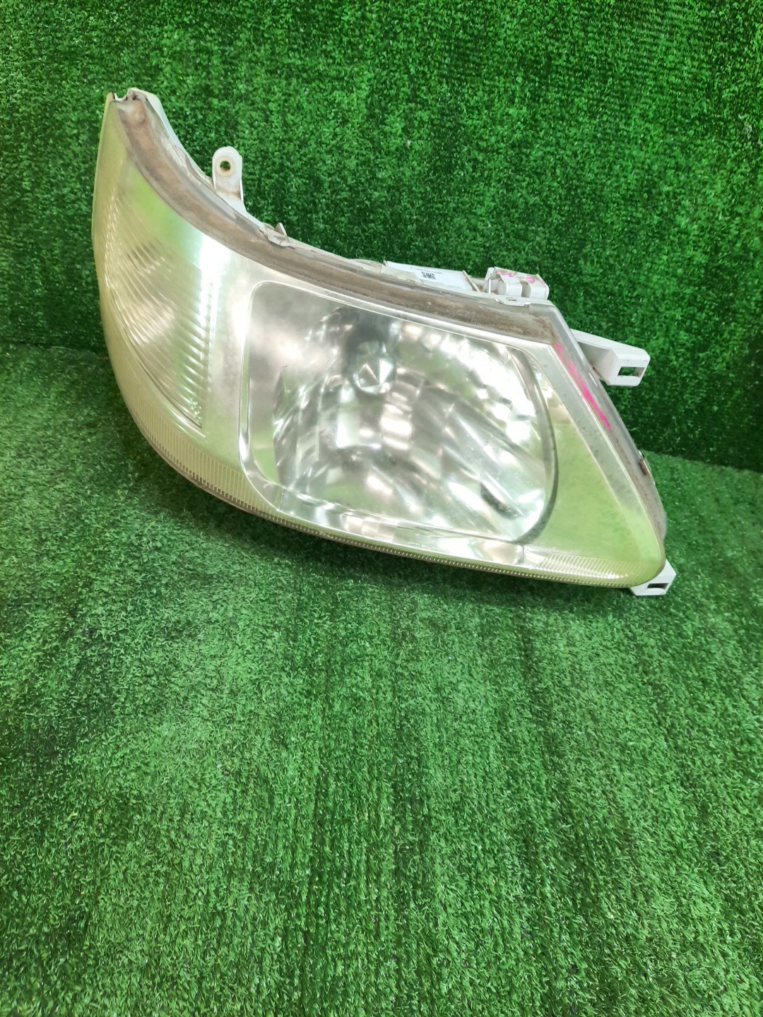 Фара правая передняя NISSAN SERENA TNC24, TC24, RC24, PC24, PNC24, VC24, VNC24 1 ракурс