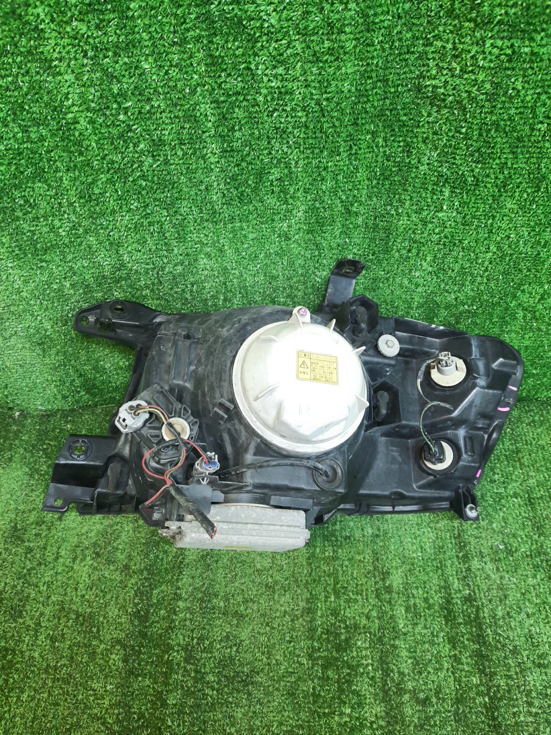 Фара правая передняя MITSUBISHI PAJERO V75W, V65W, V78W, V73W, V77W, V63W, V68W 3 ракурс