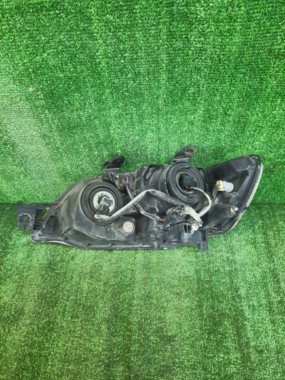 Фара правая передняя MITSUBISHI LANCER CEDIA, LANCER CS3W, CS9W, CS9A, CS1A, CS2A, CS2W, CS5W, CS5A, CS3A, CS6A, CS2V 2 ракурс