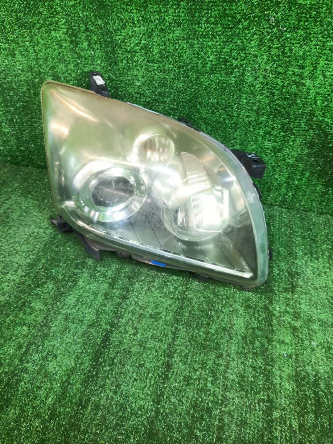 Фара правая передняя TOYOTA AVENSIS ZZT251, AZT250, AZT255, AZT251 1 ракурс