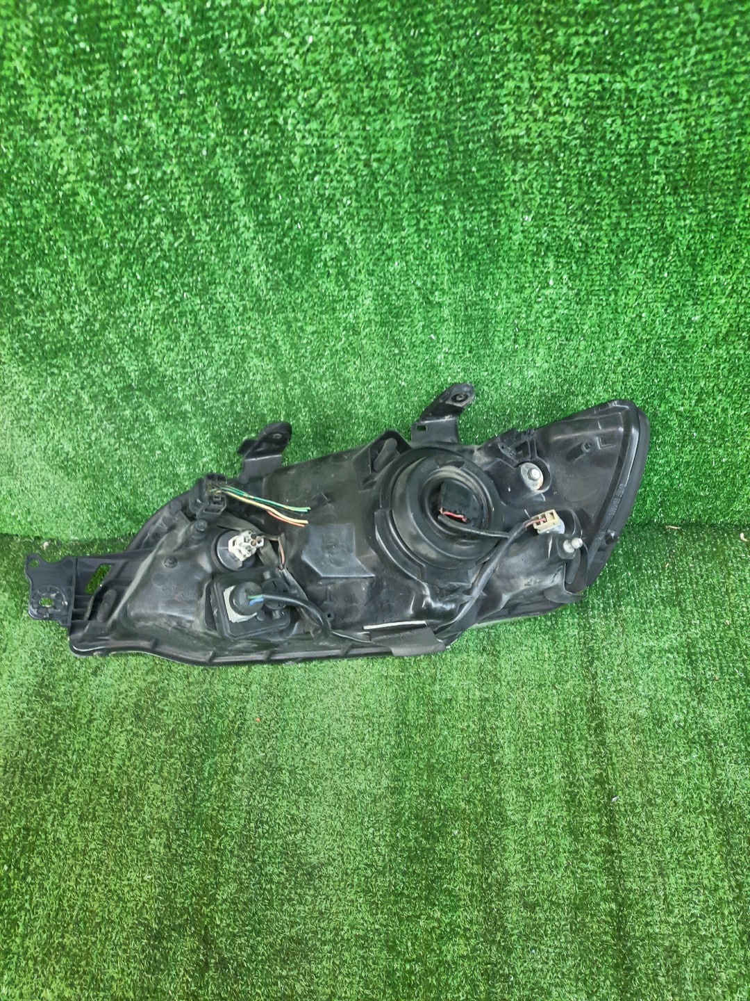 Фара правая передняя MITSUBISHI LANCER CEDIA, LANCER CS3W, CS9W, CS9A, CS1A, CS2A, CS2W, CS5W, CS5A, CS3A, CS6A, CS2V 2 ракурс