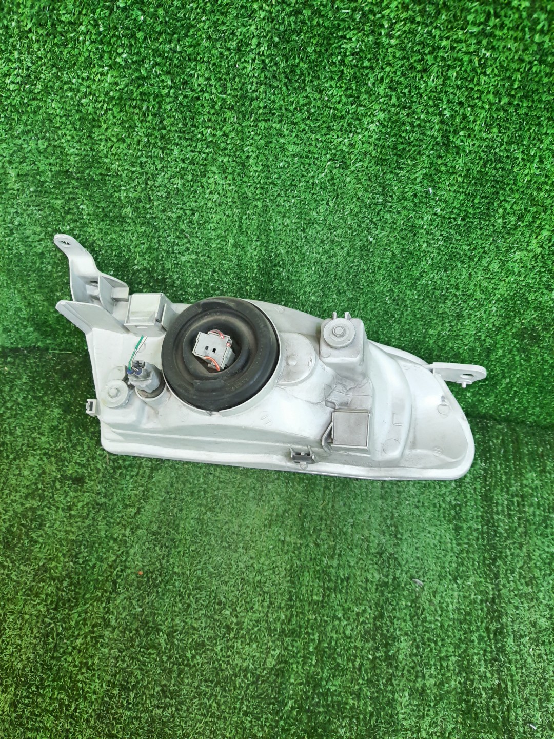 Фара левая передняя TOYOTA SPRINTER AE111, AE114, AE110, EE111, CE110, CE114 3 ракурс