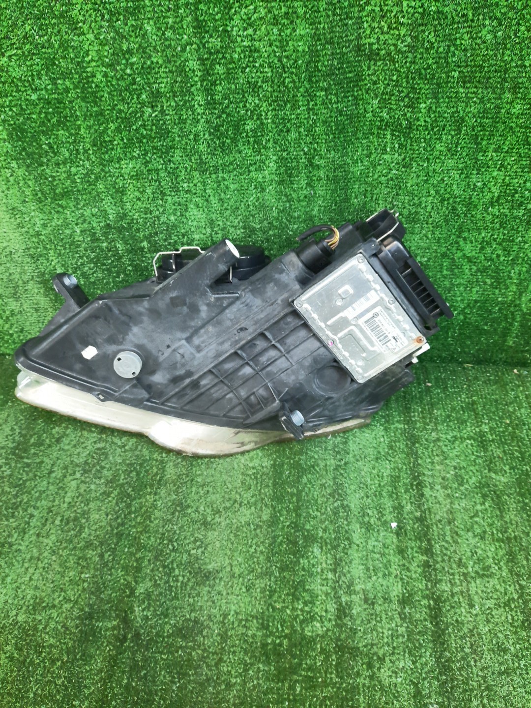 Фара правая передняя VOLKSWAGEN PASSAT 3C2, B6, 3C5 4 ракурс