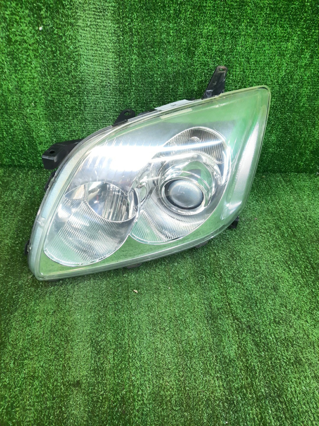 Фара левая передняя TOYOTA AVENSIS ZZT251, AZT250, AZT255, AZT251 1 ракурс