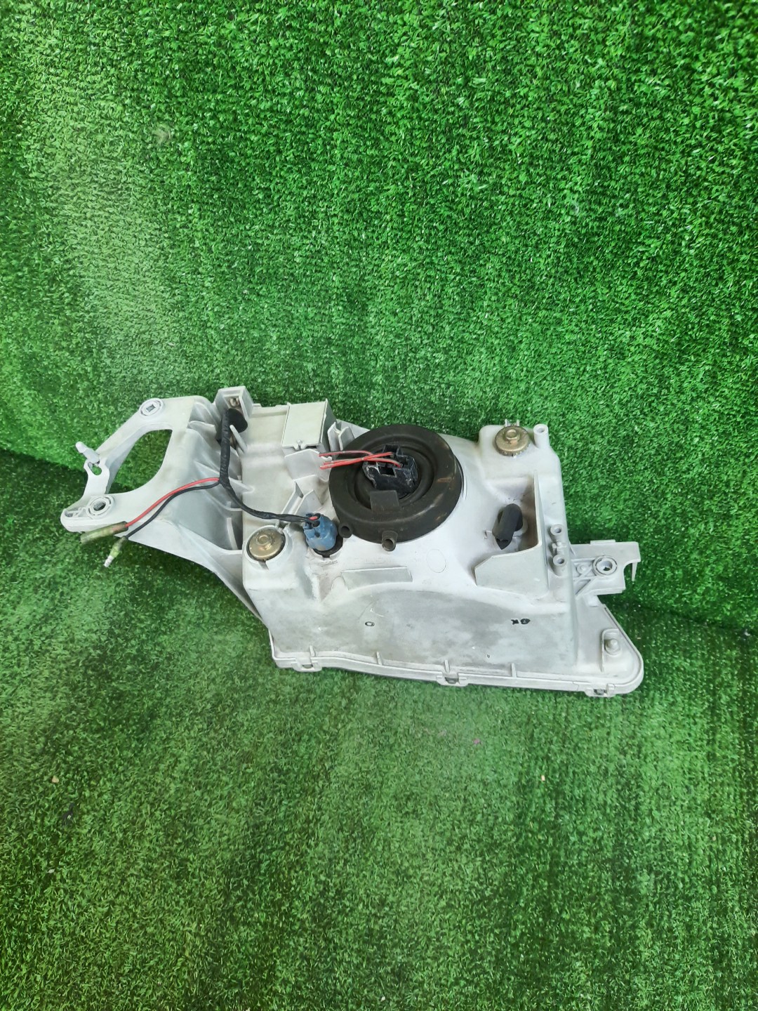 Фара левая передняя MAZDA FAMILIA, 323 BJ5W, BJ5P, BJEP, BJFW, BJ8W, BJ3P, BJFP, BJ 2 ракурс