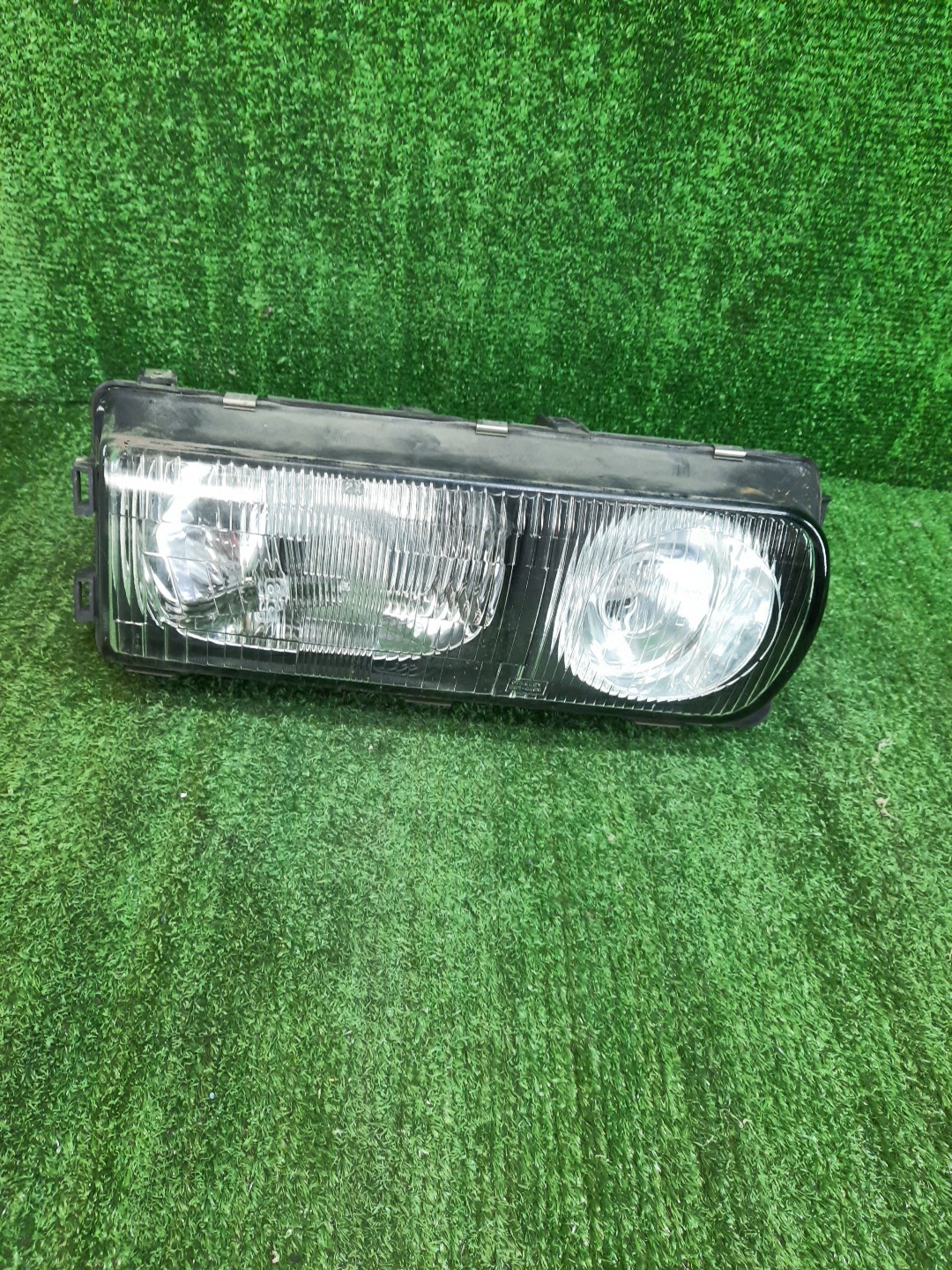 Фара правая передняя MITSUBISHI DIAMANTE F25A, F12A, F13A, F15A, F17A, F27A, F11A, GL3W 1 ракурс