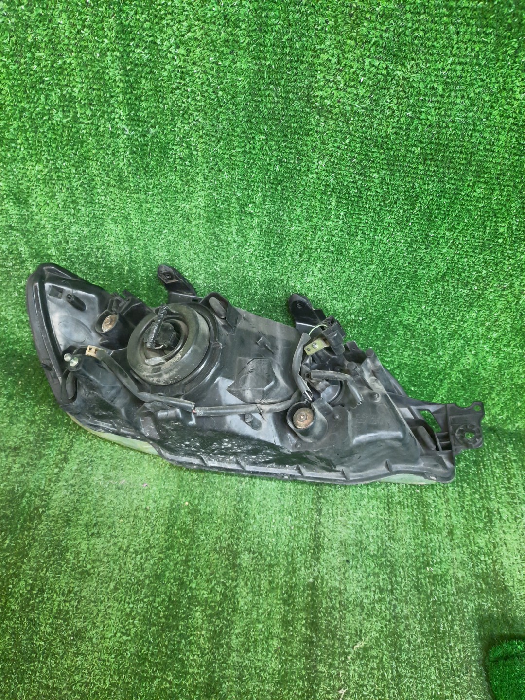 Фара левая передняя MITSUBISHI LANCER CEDIA, LANCER CS3W, CS9W, CS9A, CS1A, CS2A, CS2W, CS5W, CS5A, CS3A, CS6A, CS2V 2 ракурс