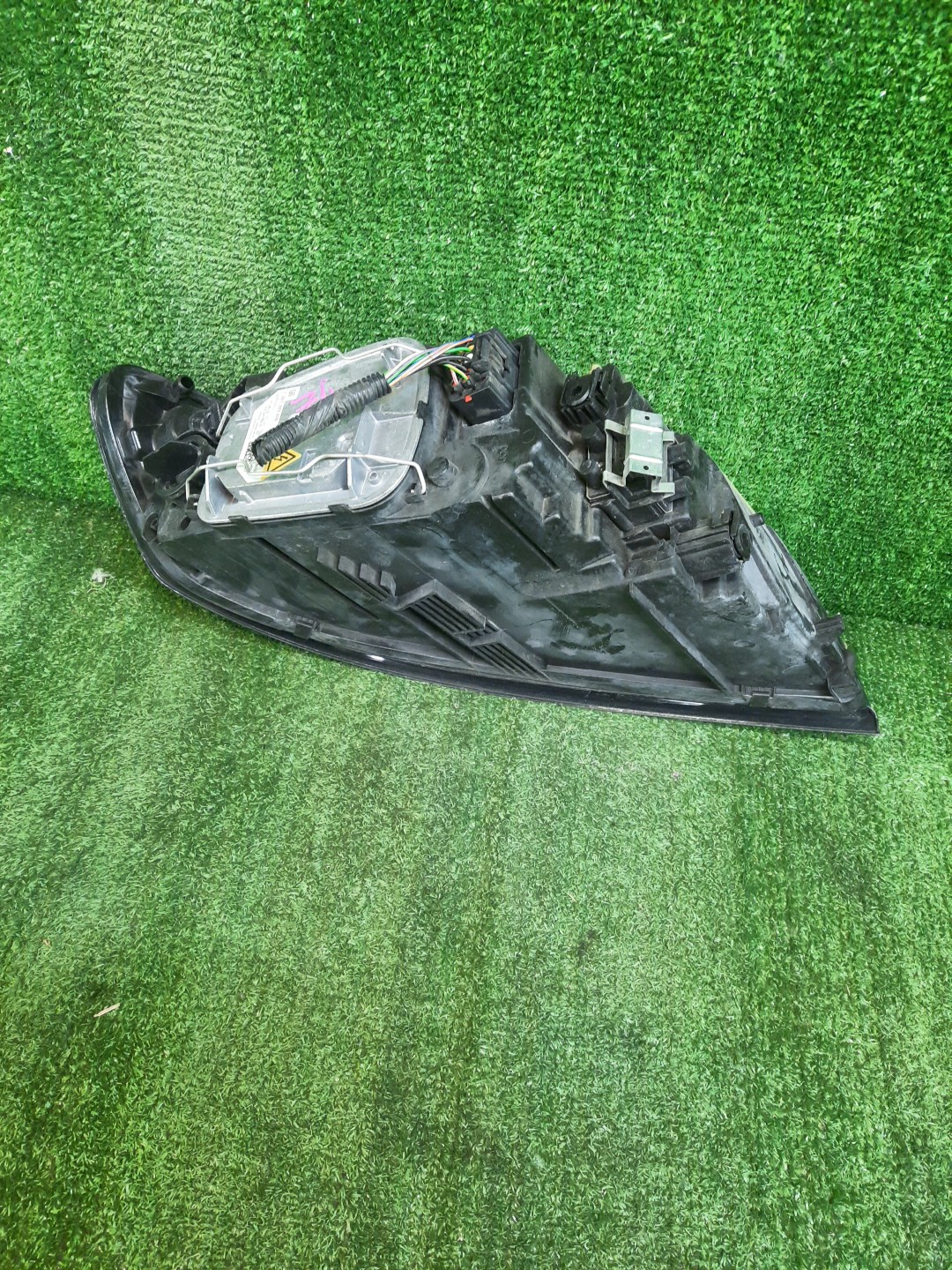 Фара левая передняя VOLVO S40, V50 MS20, MS21, MS76, MS77, MS84, MS50, MS58, MH67, MS68, MH68, MS, MS75, MS43, MS38, MS66, MW20, MW67, MW75, MW76, MW77, MW84, MJ68, MJ67, MW50, MW68, MW21, MW, MW38, MW43, MW66 4 ракурс