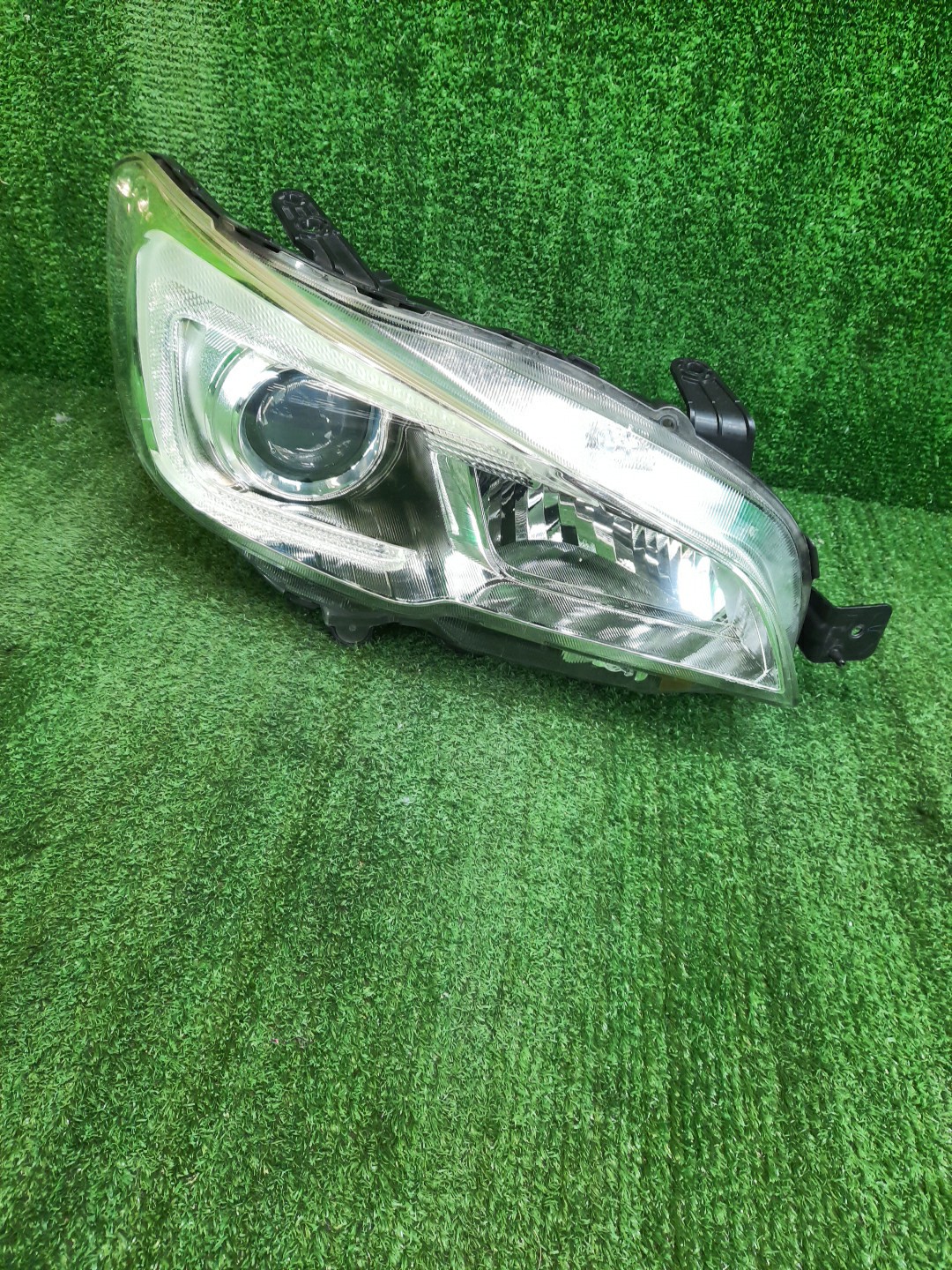Фара правая передняя SUBARU LEVORG VM4, VMG 1 ракурс