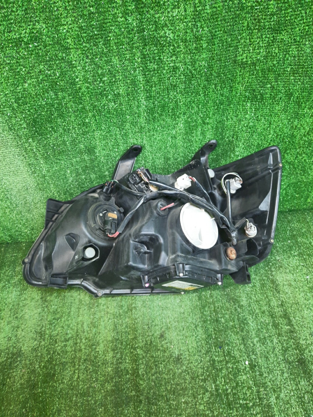 Фара правая передняя TOYOTA NOAH AZR60G, AZR65G 4 ракурс