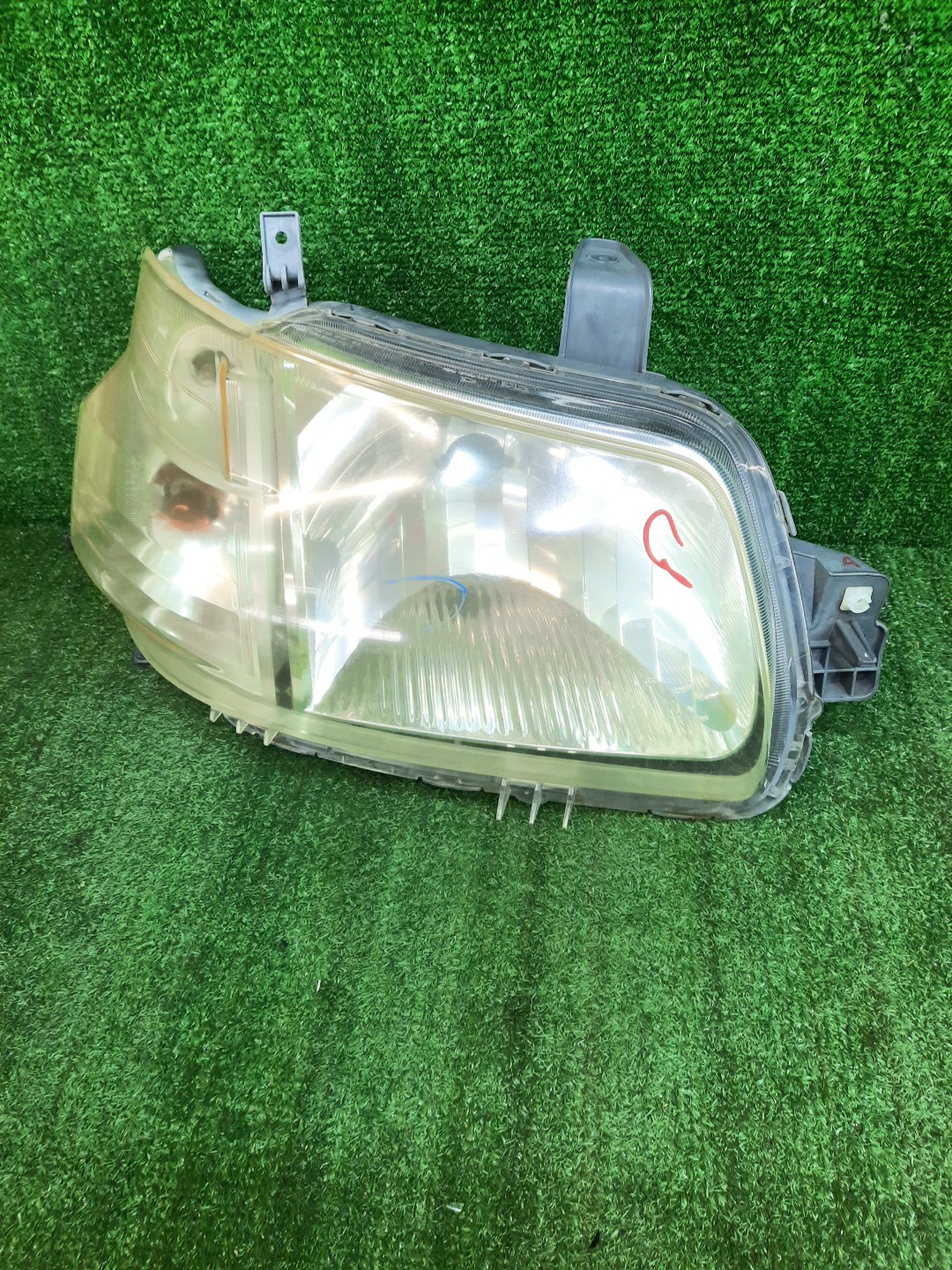 Фара правая передняя TOYOTA LITE ACE, TOWN ACE S412U, S402M, S402U, S412M 1 ракурс Фара правая передняя TOYOTA LITE ACE, TOWN ACE S412U, S402M, S402U, S412M 1 ракурс