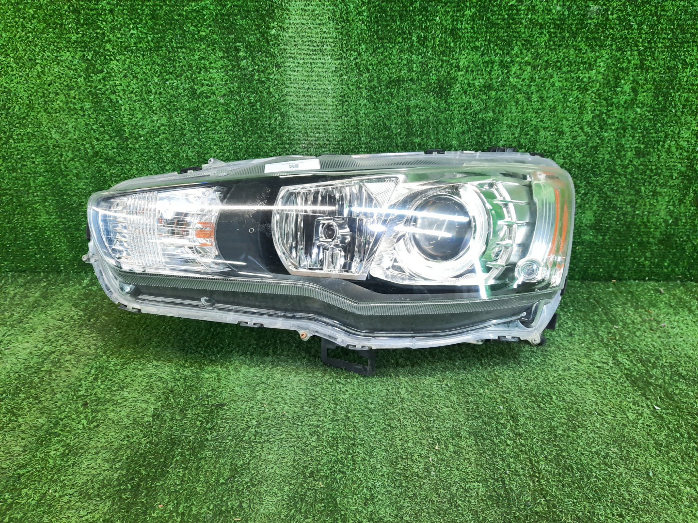 Фара левая передняя MITSUBISHI LANCER, GALANT FORTIS CY4A, CY2A, CY3A, CY6A, CX6A, CX4A, CX3A 1 ракурс