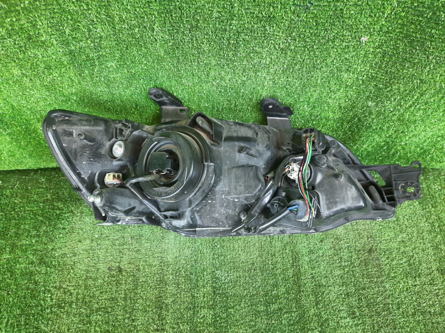 Фара левая передняя MITSUBISHI LANCER CEDIA, LANCER CS3W, CS9W, CS9A, CS1A, CS2A, CS2W, CS5W, CS5A, CS3A, CS6A, CS2V 3 ракурс