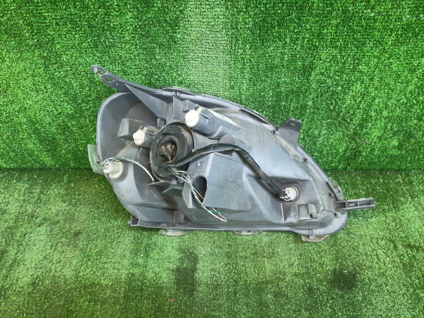 Фара левая передняя TOYOTA VITZ, YARIS SCP10, NCP10, SCP13, NCP15, NCP11, NCP13 2 ракурс