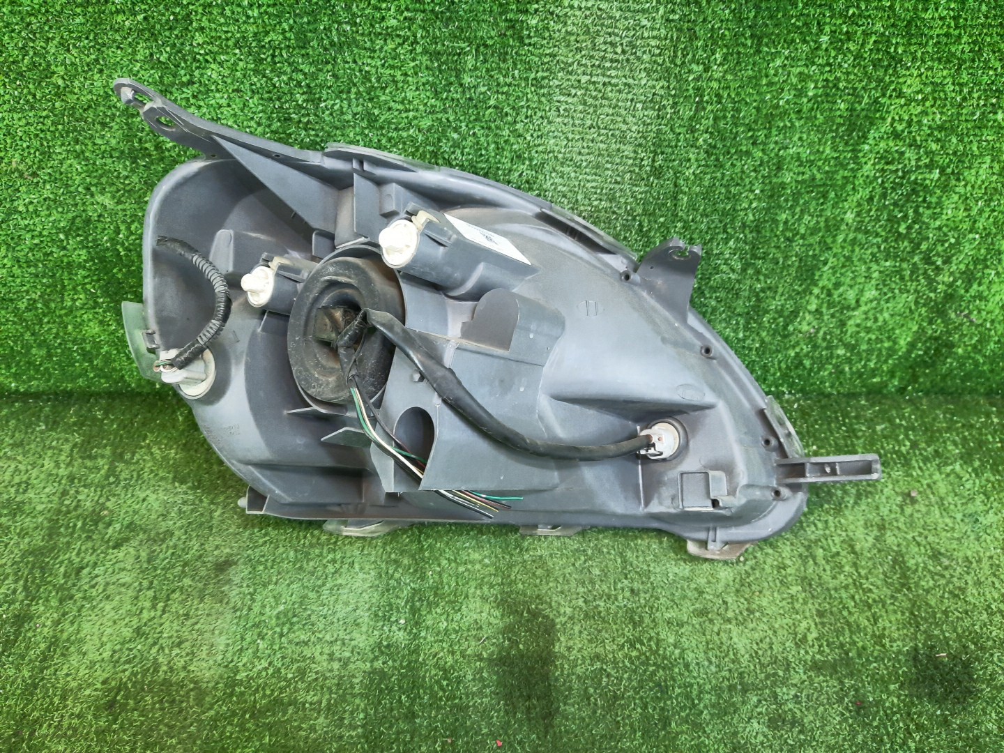 Фара левая передняя TOYOTA VITZ, YARIS SCP10, NCP10, SCP13, NCP15, NCP11, NCP13 3 ракурс
