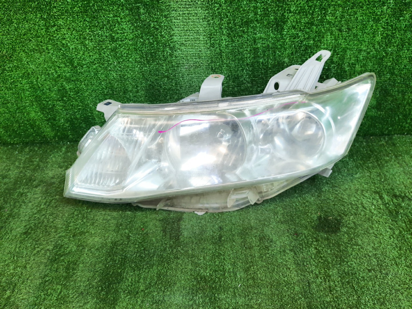 Фара левая передняя TOYOTA ALLION ZRT265, ZRT260, NZT260, ZRT261 1 ракурс