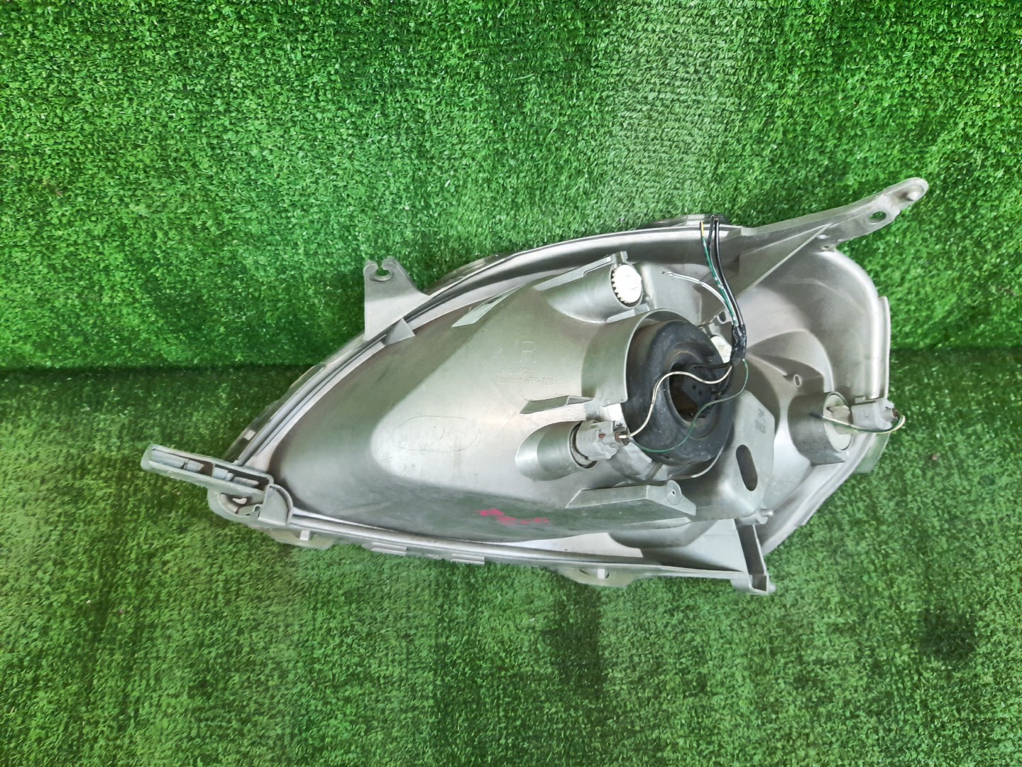 Фара правая передняя TOYOTA VITZ, YARIS SCP10, NCP10, SCP13, NCP15, NCP11, NCP13 3 ракурс