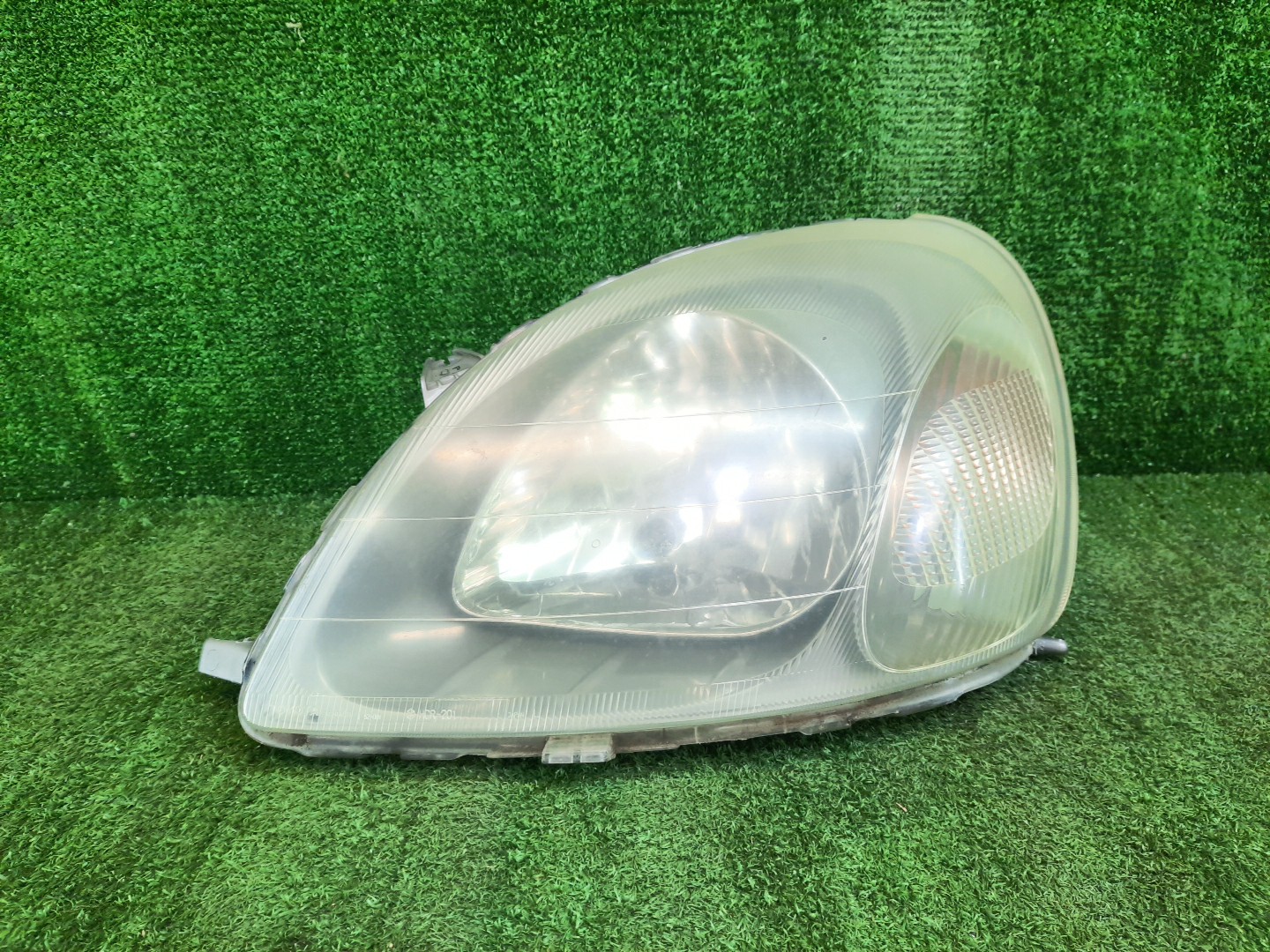 Фара левая передняя TOYOTA VITZ, YARIS SCP10, NCP10, SCP13, NCP15, NCP11, NCP13 1 ракурс