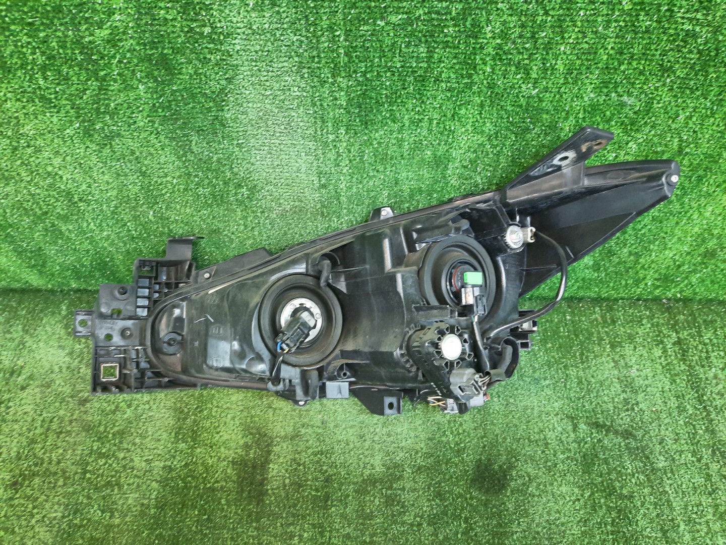 Фара правая передняя MAZDA AXELA, MAZDA 3, 3 BMLFS, BM6FJ, BM2AS, BM2FP, BM2AP, BM5FP, BM5FS, BM5AS, BM5AP, BM2FS, BYEFP, BMEFS, BM 2 ракурс