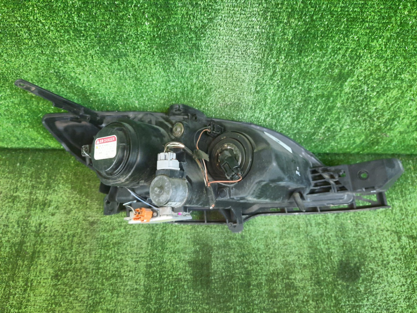 Фара левая передняя MAZDA AXELA, MAZDA 3, 3 BK5P, BK3P, BKEP, BK 2 ракурс