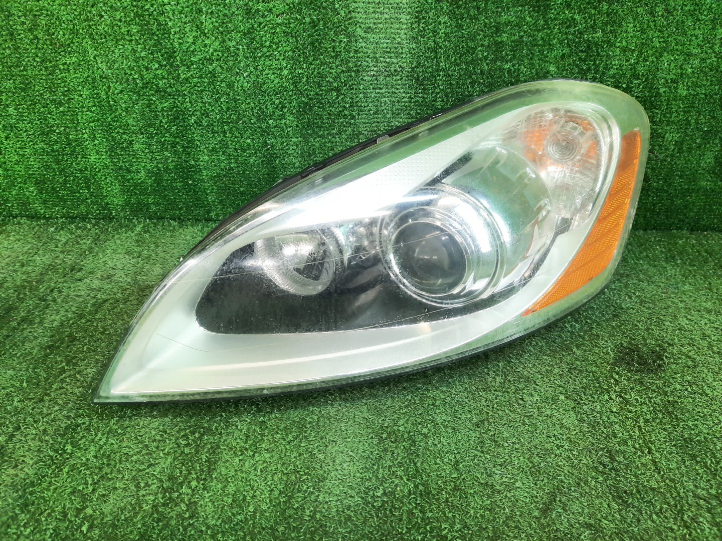 Фара левая передняя VOLVO XC60 DZ44, DZ47, DZ80, DZ99, DZ40, DZ, DZ31, DZ52, DZ69, DZ70, DZ71, DZ72, DZ82, DZ83, DZ87, DZ88, DZ95, DZ90, DZ98 1 ракурс Фара левая передняя VOLVO XC60 DZ44, DZ47, DZ80, DZ99, DZ40, DZ, DZ31, DZ52, DZ69, DZ70, DZ71, DZ72, DZ82, DZ83, DZ87, DZ88, DZ95, DZ90, DZ98 1 ракурс