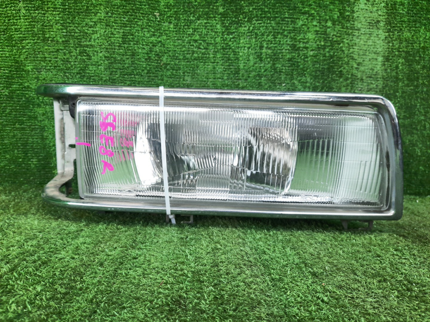 Фара правая передняя MAZDA BONGO SSE8R 1 ракурс