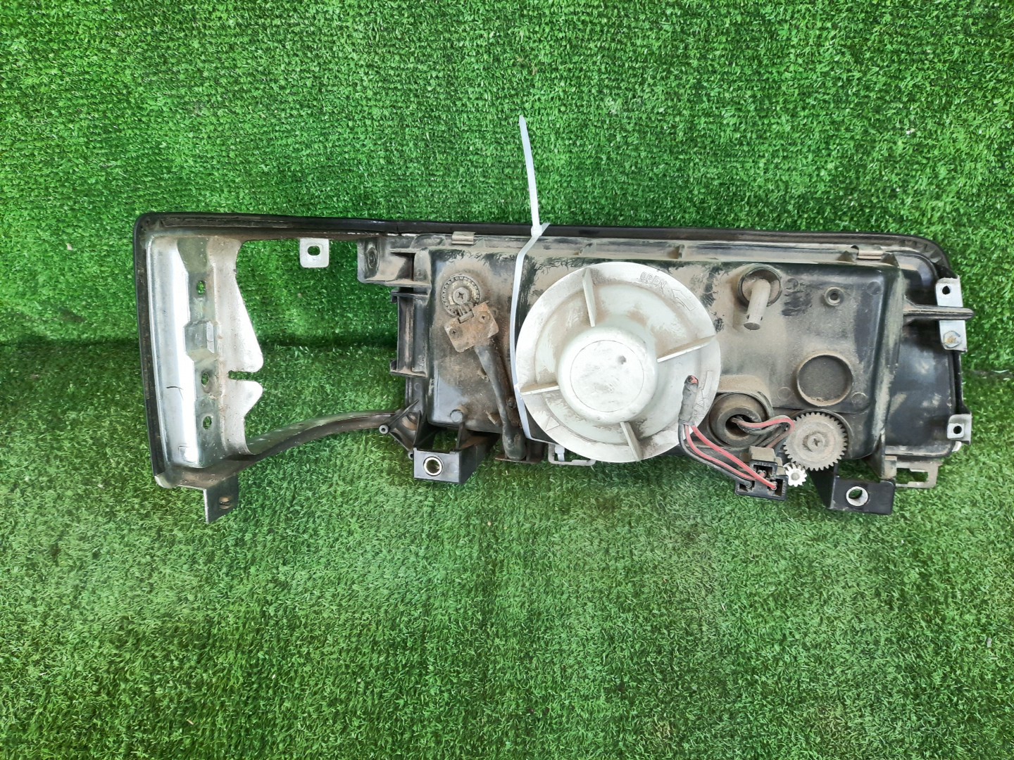 Фара левая передняя MAZDA BONGO SSE8R 3 ракурс