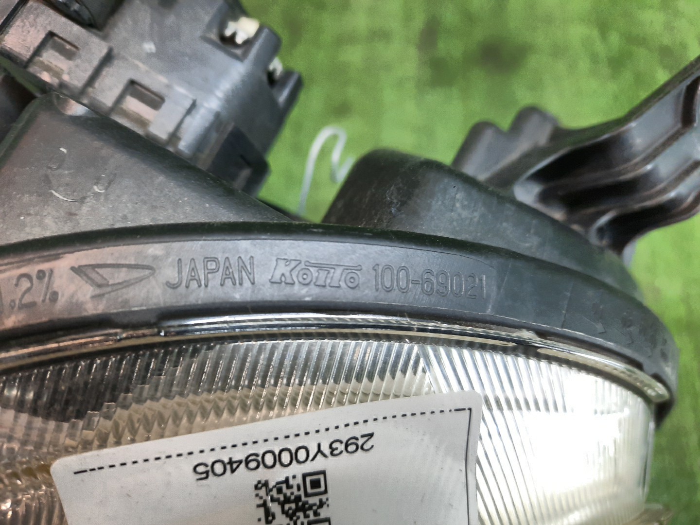 Фара левая передняя DAIHATSU CAST LA250S 3 ракурс