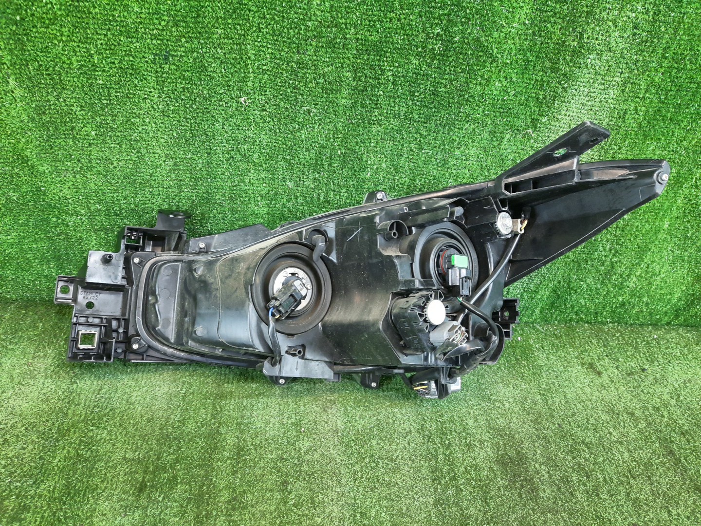 Фара правая передняя MAZDA AXELA, MAZDA 3, 3 BMLFS, BM6FJ, BM2AS, BM2FP, BM2AP, BM5FP, BM5FS, BM5AS, BM5AP, BM2FS, BYEFP, BMEFS, BM 2 ракурс Фара правая передняя MAZDA AXELA, MAZDA 3, 3 BMLFS, BM6FJ, BM2AS, BM2FP, BM2AP, BM5FP, BM5FS, BM5AS, BM5AP, BM2FS, BYEFP, BMEFS, BM 2 ракурс