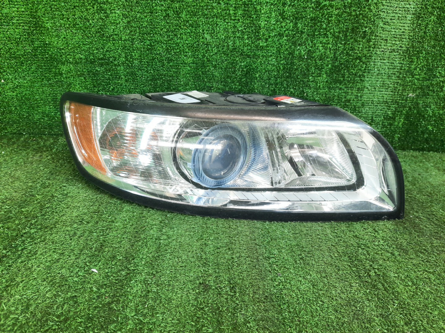 Фара правая передняя VOLVO S40, V50 MS20, MS21, MS76, MS77, MS84, MS50, MS58, MH67, MS68, MH68, MS, MS75, MS43, MS38, MS66, MW20, MW67, MW75, MW76, MW77, MW84, MJ68, MJ67, MW50, MW68, MW21, MW, MW38, MW43, MW66 1 ракурс Фара правая передняя VOLVO S40, V50 MS20, MS21, MS76, MS77, MS84, MS50, MS58, MH67, MS68, MH68, MS, MS75, MS43, MS38, MS66, MW20, MW67, MW75, MW76, MW77, MW84, MJ68, MJ67, MW50, MW68, MW21, MW, MW38, MW43, MW66 1 ракурс