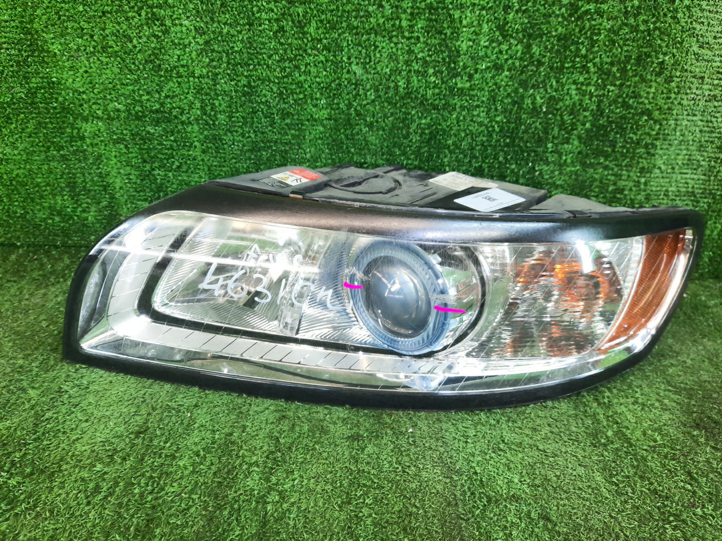 Фара левая передняя VOLVO S40, V50 MS20, MS21, MS76, MS77, MS84, MS50, MS58, MH67, MS68, MH68, MS, MS75, MS43, MS38, MS66, MW20, MW67, MW75, MW76, MW77, MW84, MJ68, MJ67, MW50, MW68, MW21, MW, MW38, MW43, MW66 1 ракурс Фара левая передняя VOLVO S40, V50 MS20, MS21, MS76, MS77, MS84, MS50, MS58, MH67, MS68, MH68, MS, MS75, MS43, MS38, MS66, MW20, MW67, MW75, MW76, MW77, MW84, MJ68, MJ67, MW50, MW68, MW21, MW, MW38, MW43, MW66 1 ракурс