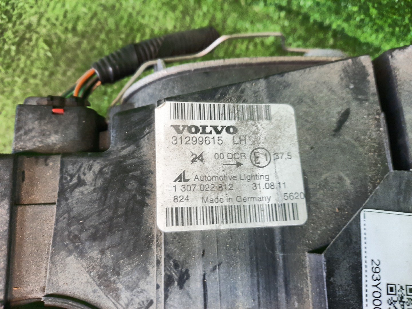 Фара левая передняя VOLVO S40, V50 MS20, MS21, MS76, MS77, MS84, MS50, MS58, MH67, MS68, MH68, MS, MS75, MS43, MS38, MS66, MW20, MW67, MW75, MW76, MW77, MW84, MJ68, MJ67, MW50, MW68, MW21, MW, MW38, MW43, MW66 3 ракурс