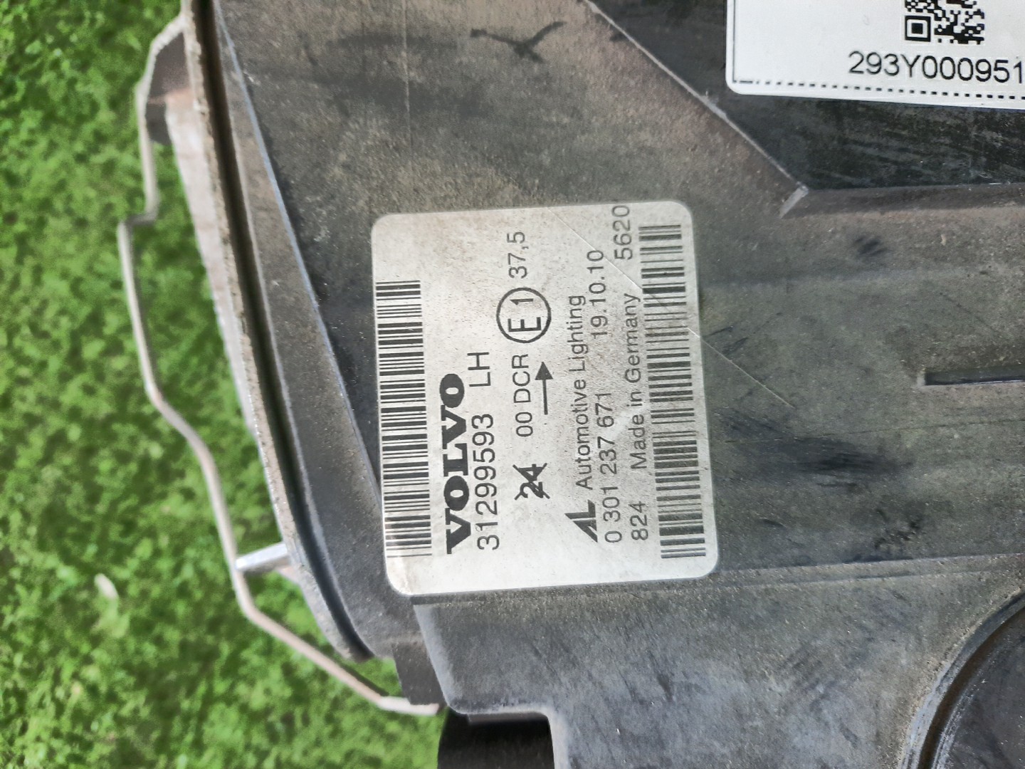 Фара левая передняя VOLVO S40, V50 MS20, MS21, MS76, MS77, MS84, MS50, MS58, MH67, MS68, MH68, MS, MS75, MS43, MS38, MS66, MW20, MW67, MW75, MW76, MW77, MW84, MJ68, MJ67, MW50, MW68, MW21, MW, MW38, MW43, MW66 3 ракурс