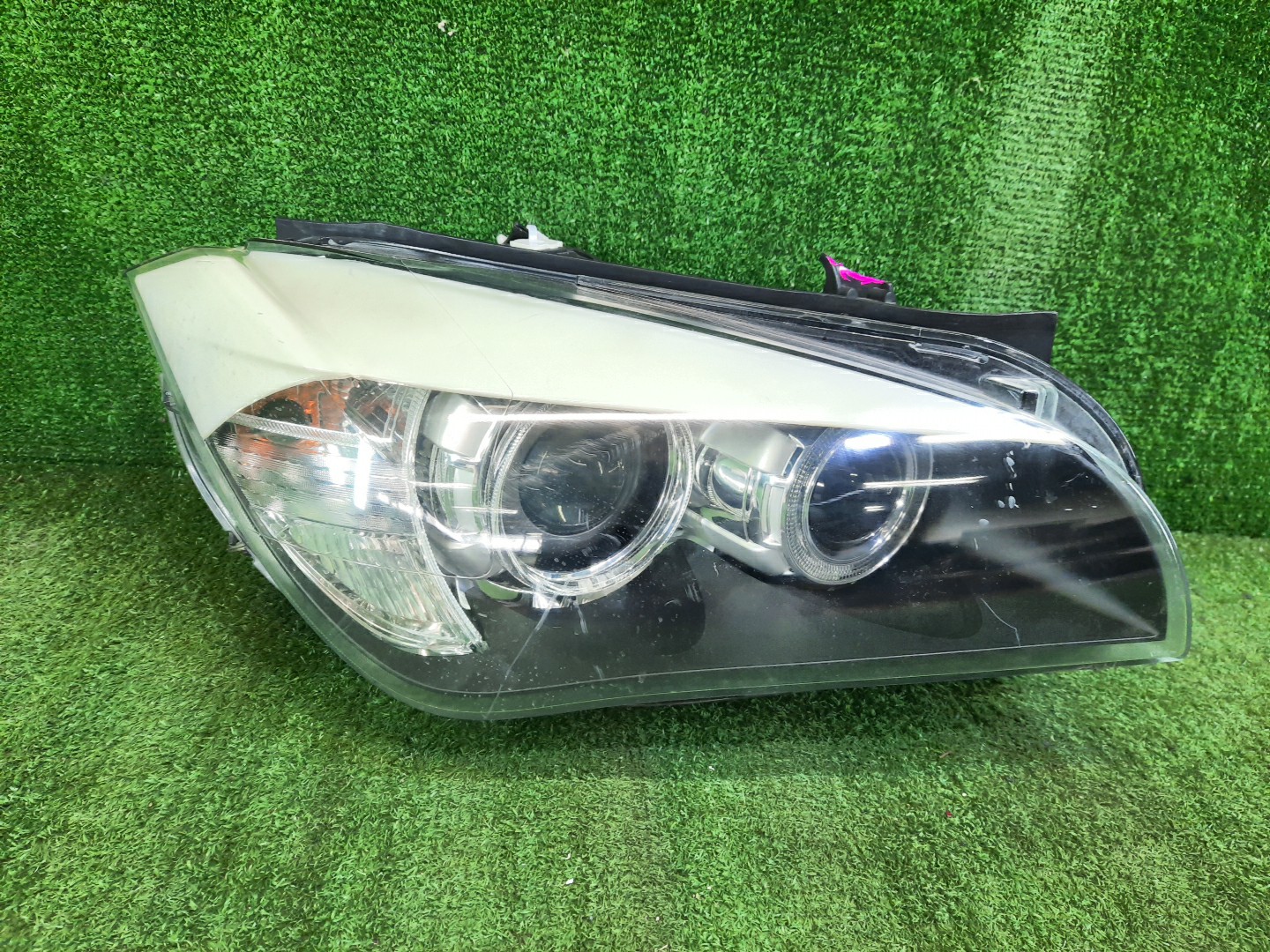 Фара правая передняя BMW X1 E84 1 ракурс