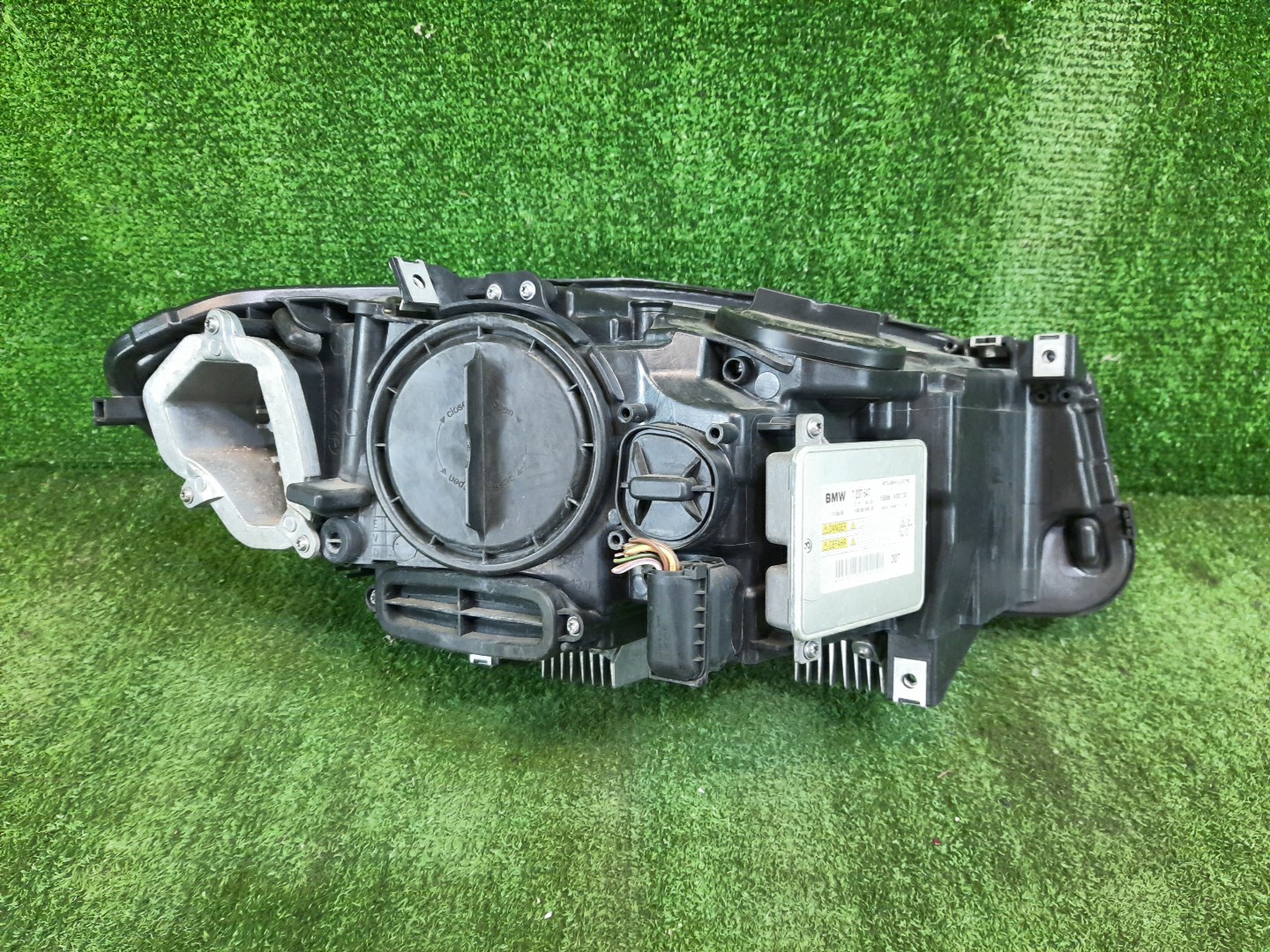 Фара левая передняя BMW 520d, 525d, 530d, 535d, 5-Series, 535i, 528i, 530i, 520i, 523i, 550i F11, F10, FZ35, FR35, XG20, FW20, XG28, FP25, FR30, FR44 3 ракурс